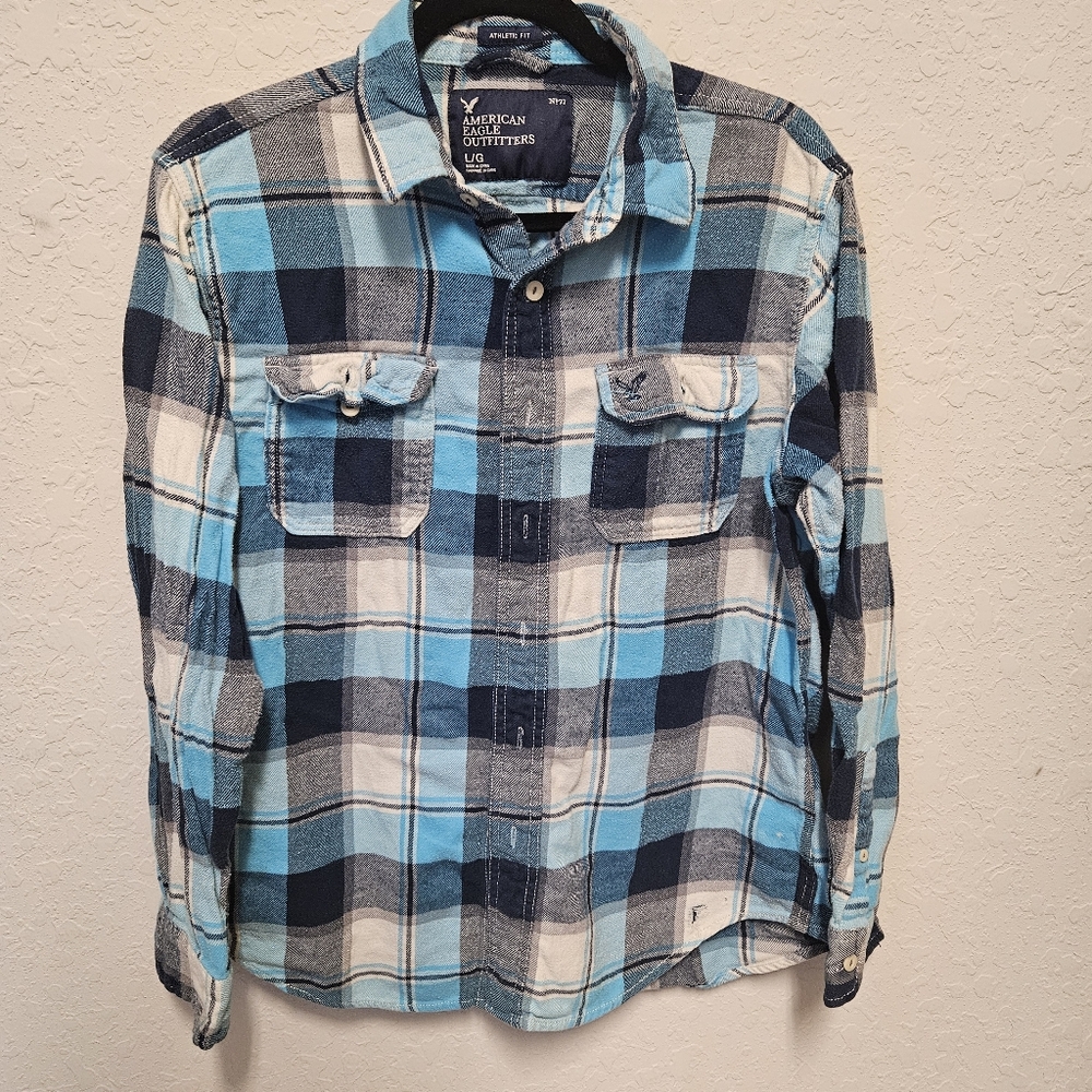 American Eagle Outfitters Men's Blue Plaid Shirt